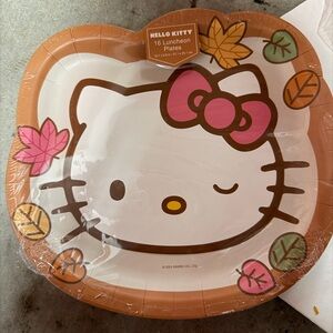 HELLO kitty FAMILY Fall Theme Paper Plates – 16 Plates Total Brand New